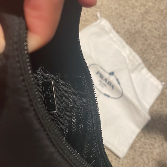 ❌❌ SOLD ❌❌ Prada Re-Edition 2000 Zip shoulder bag - Picture 7 of 14